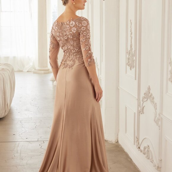 Formal dress.Mother of the bride evening party wedding guest silver fitted gown - Picture 3 of 8